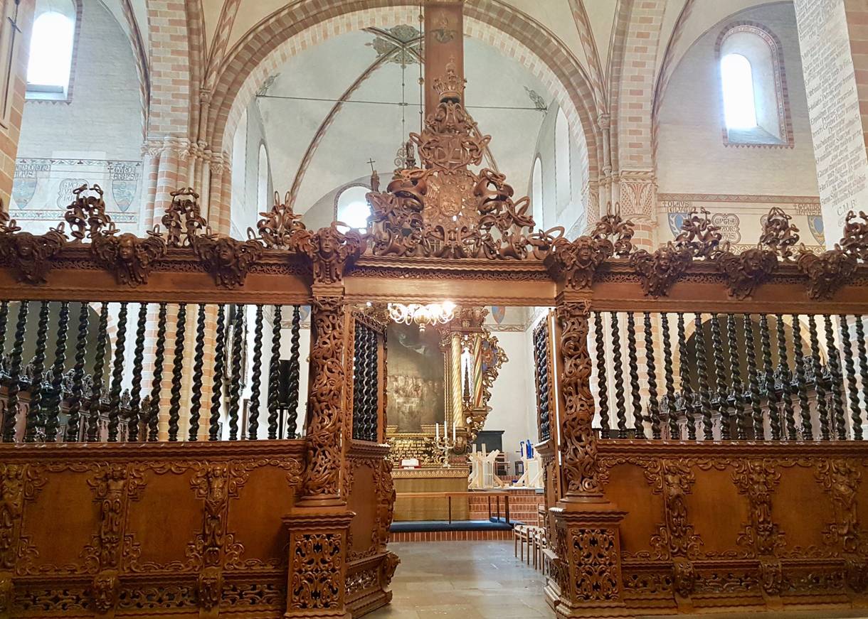 Reich verziertes Portal zu einer Kapelle in der Klosterkirche Sorø