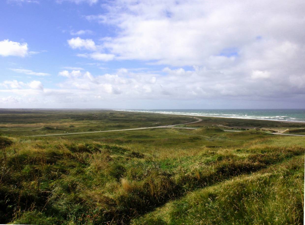 Blick über die unbeaute Landschaft und das Meer im Nationalpark Thy