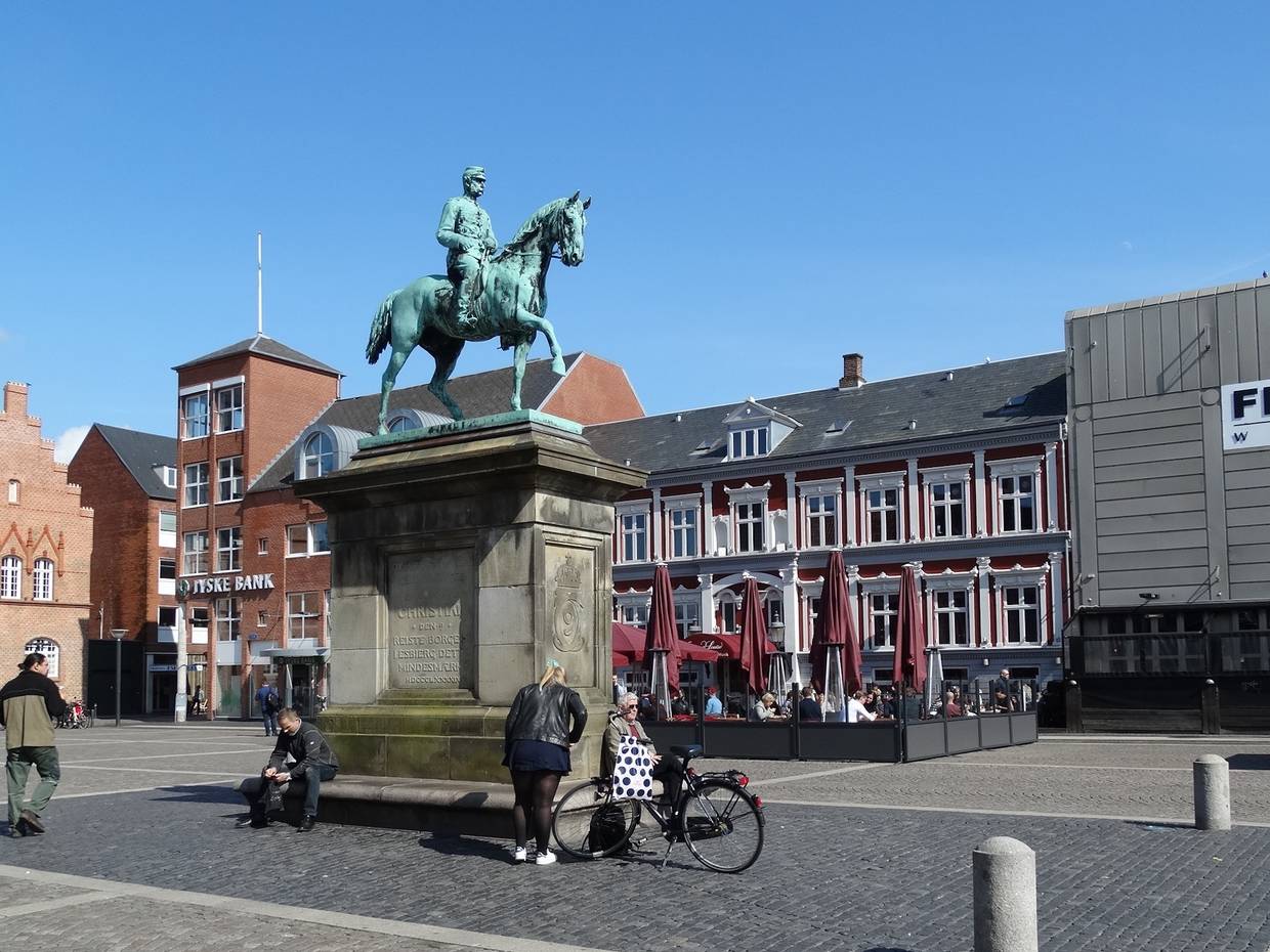 Statue von Christian IX auf einem Pferd