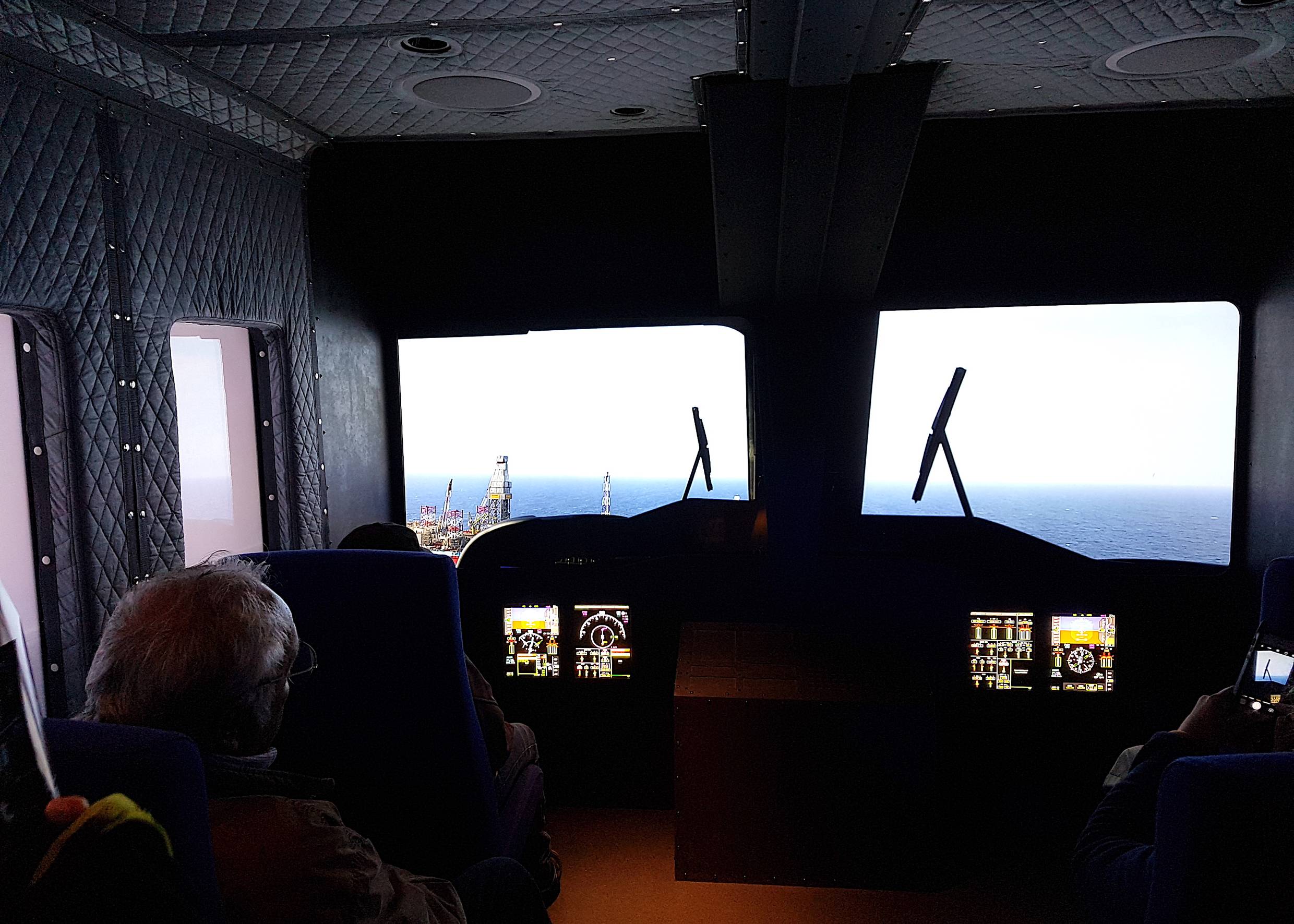 Simulator für einem Hubschrauberflug zu einem Offshore Park