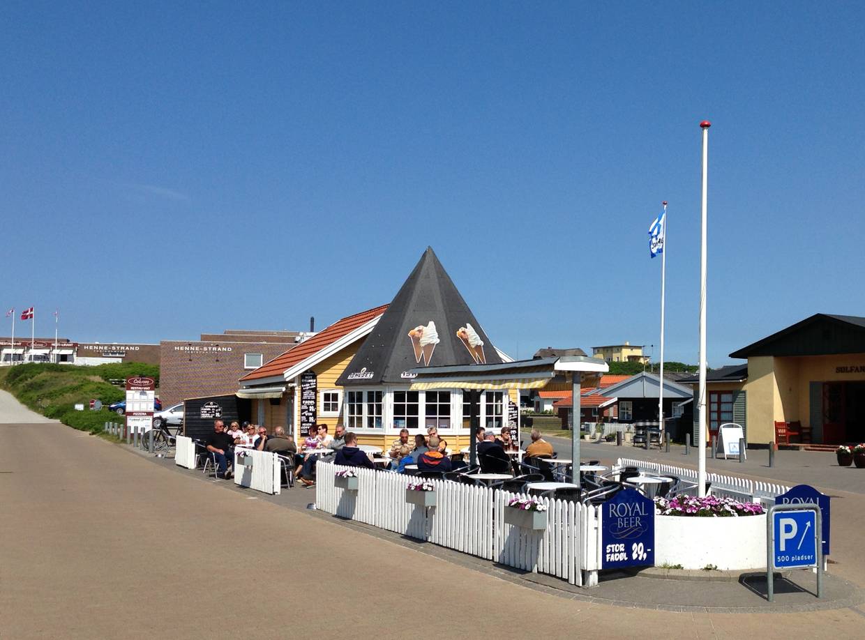 Eiscafé im Zentrum von Henne