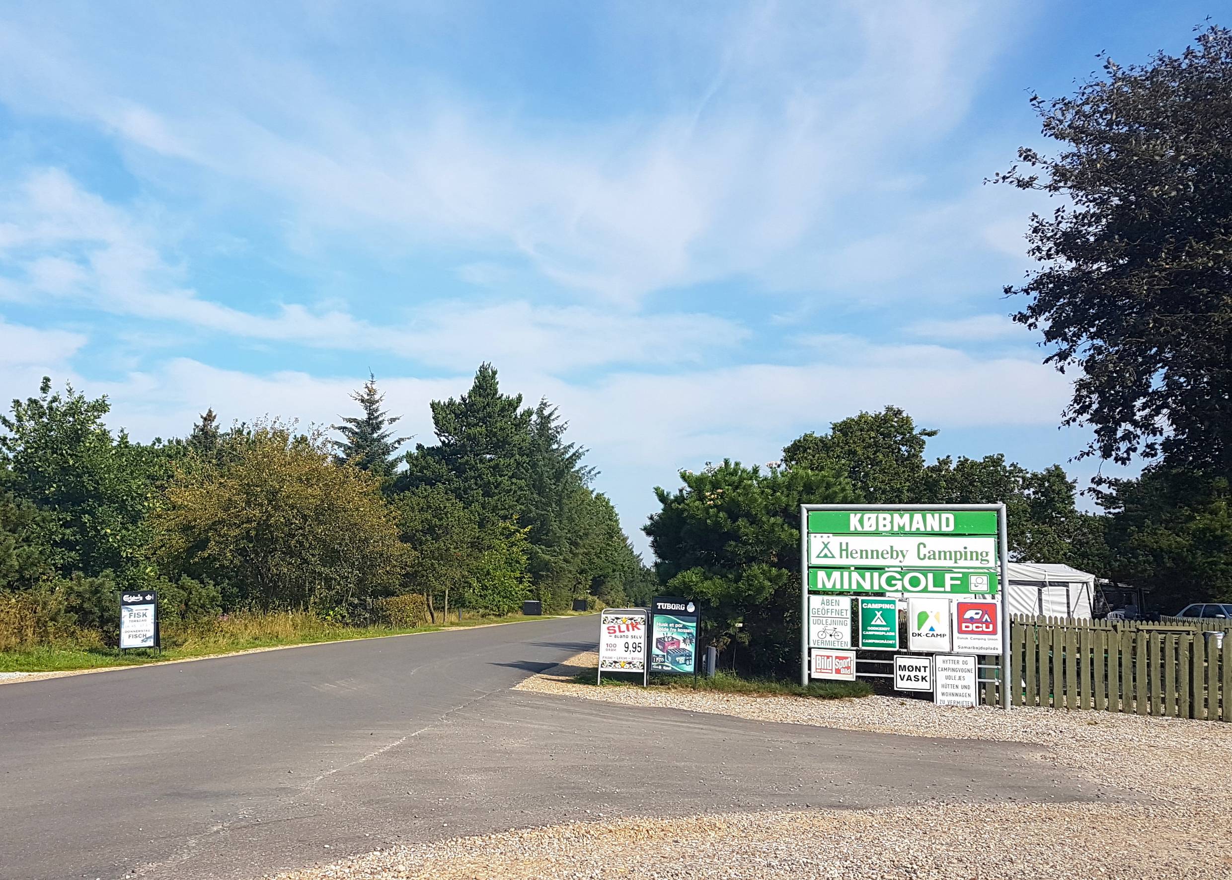 Hinweisschild zum Kaufmann am Campingplatz