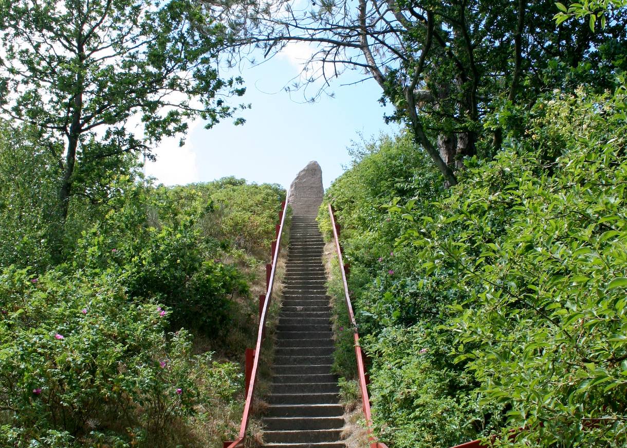 Treppe und Informationstafel zum Blåbjerg