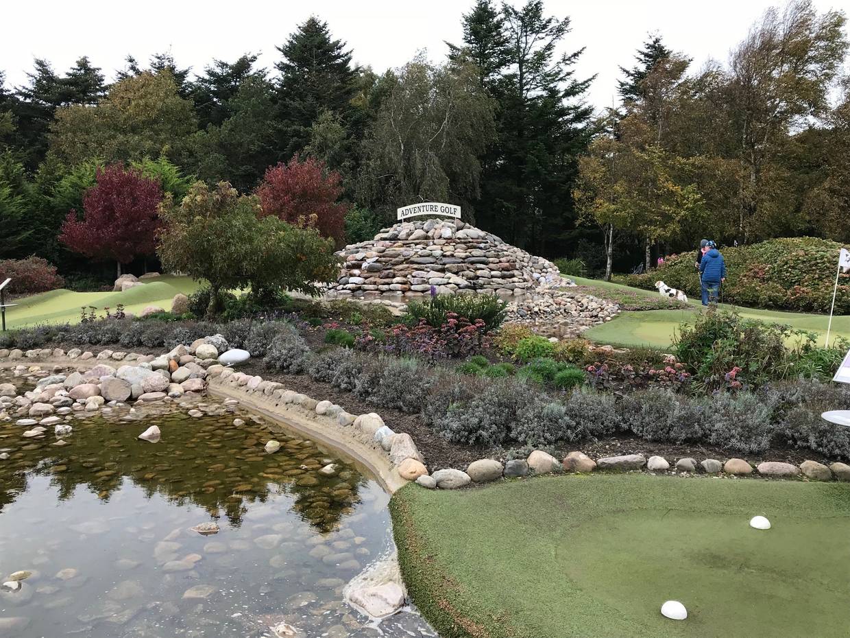 Hinweisschild am Adventuregolfplatz
