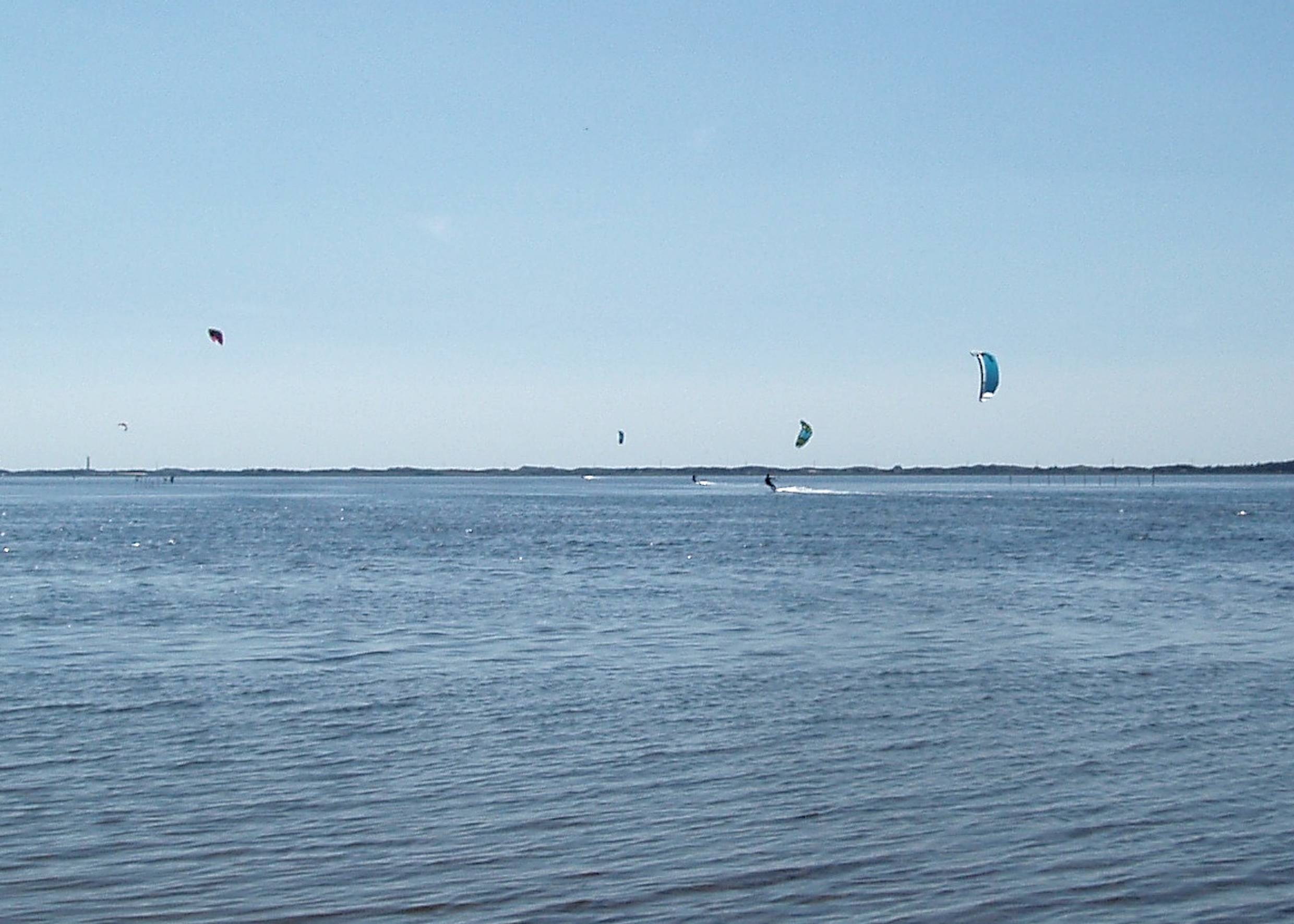 Kitesurfer im Fjord