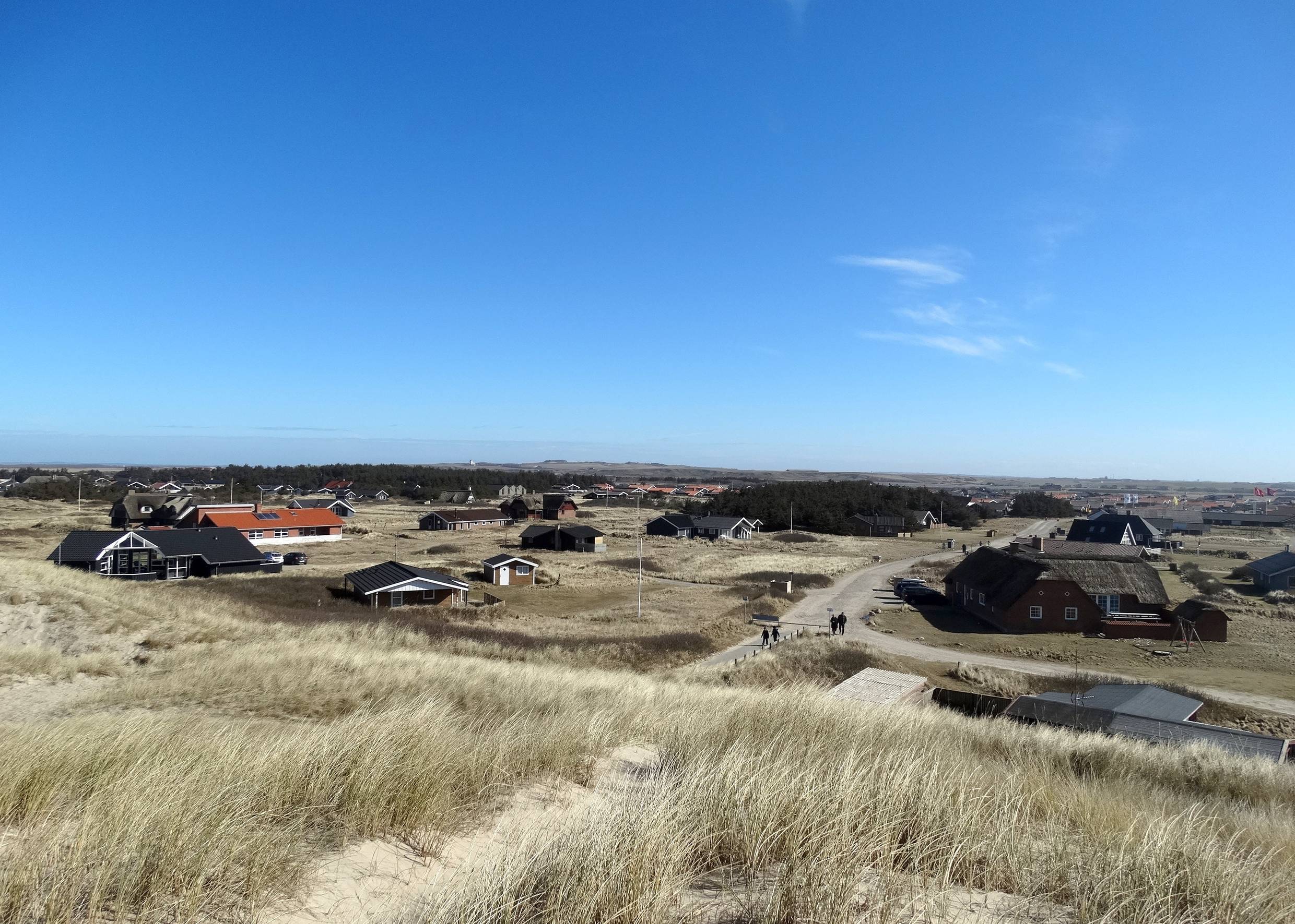 Blick von der Düne auf Ferienhäuser