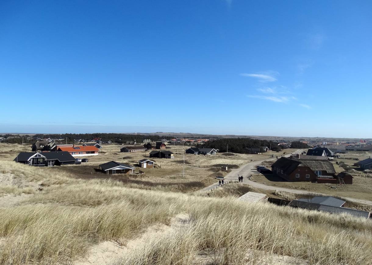 Blick von der Düne auf Ferienhäuser