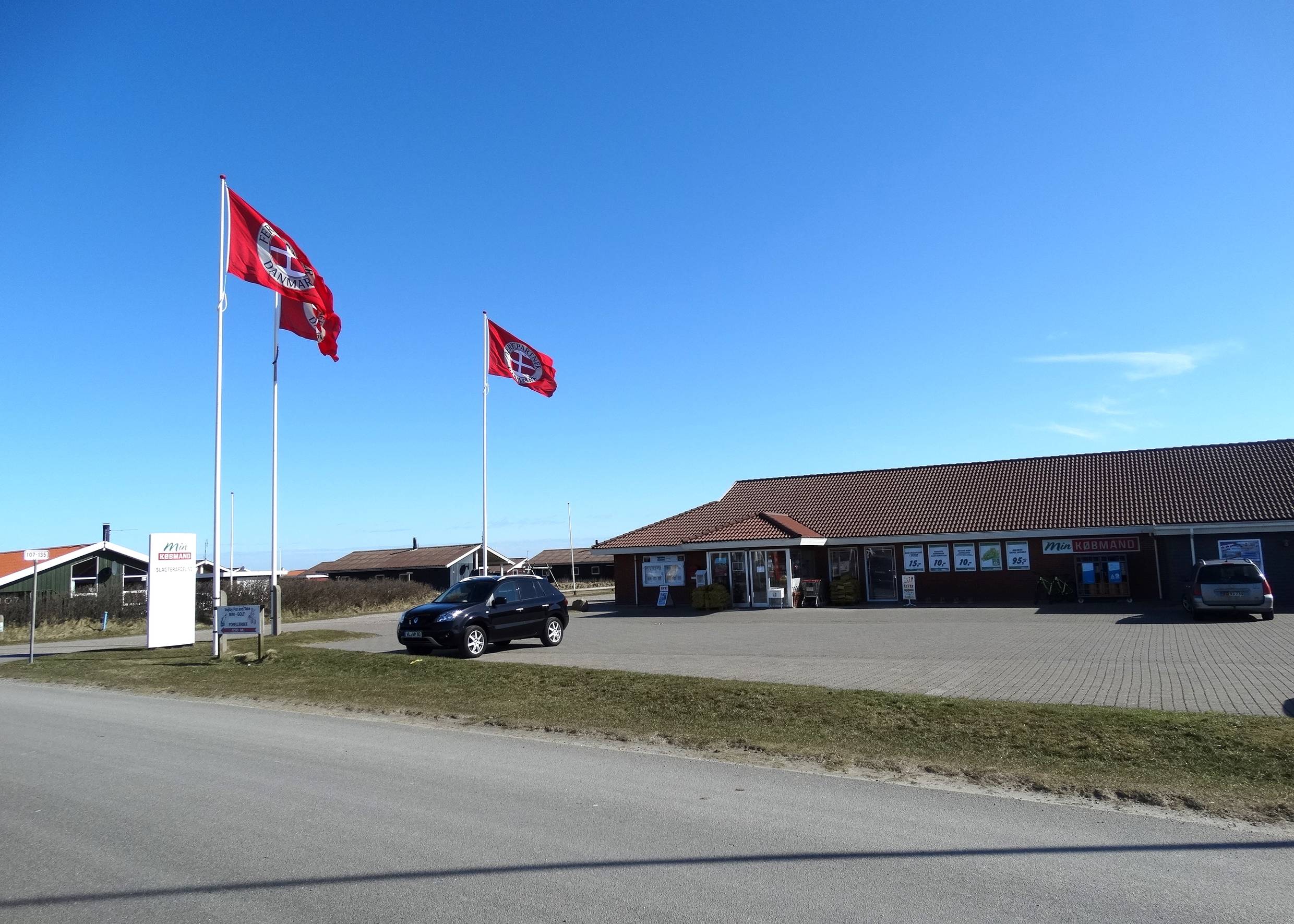 Der kleine Supermarkt in Vejlby Klit, direkt in der Ferienhaussiedlung