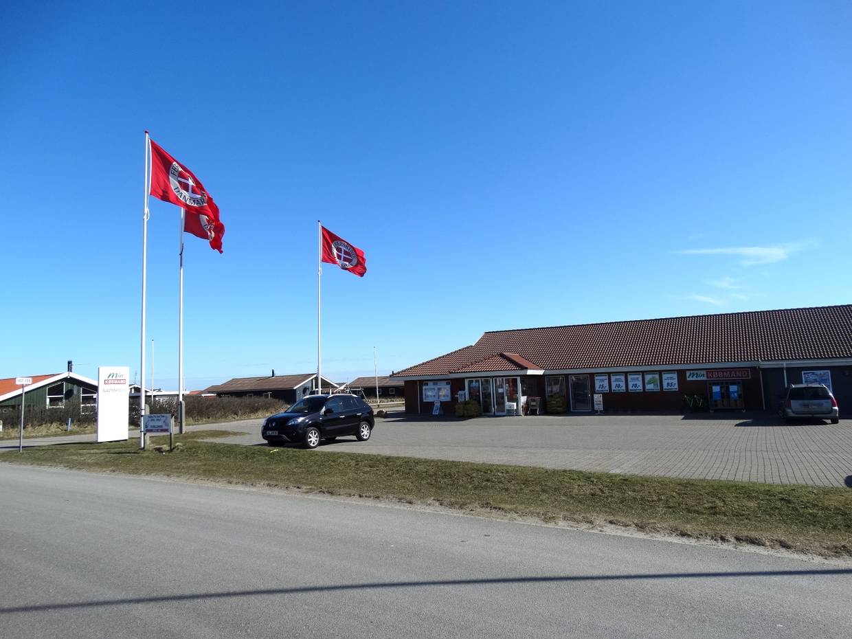 Der kleine Supermarkt in Vejlby Klit, direkt in der Ferienhaussiedlung