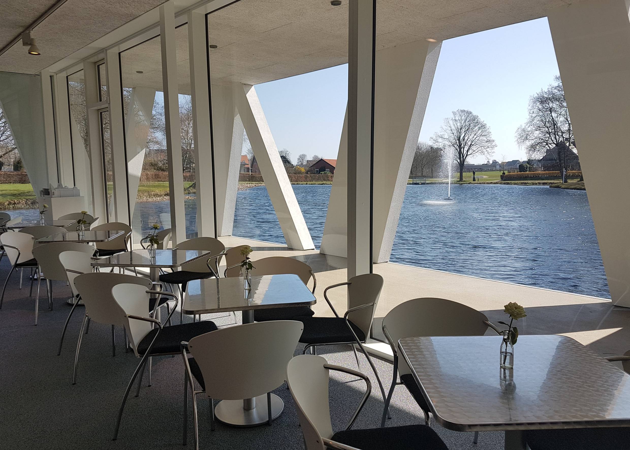 Blick vom Café des Museums aus den Fenstern