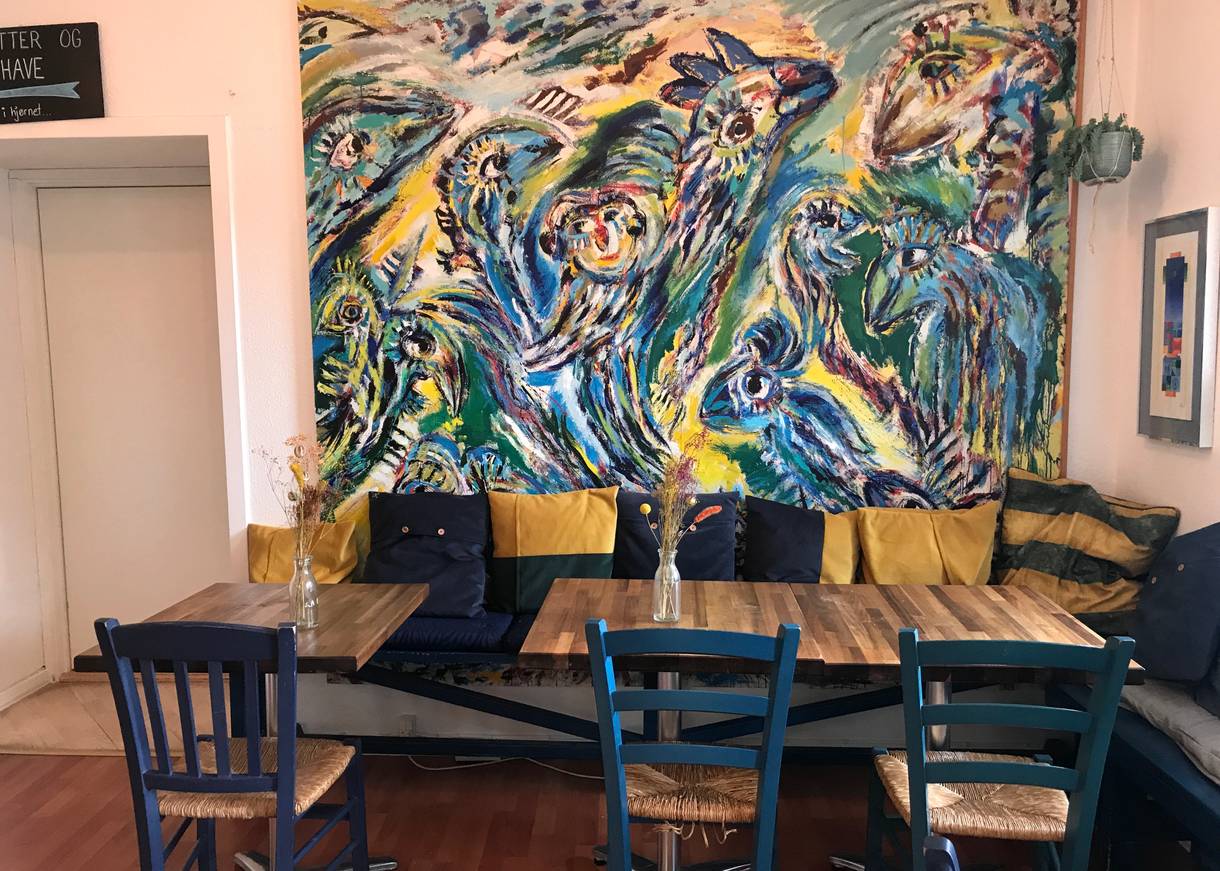 Großes, modernes Wandgemälden im Restaurant